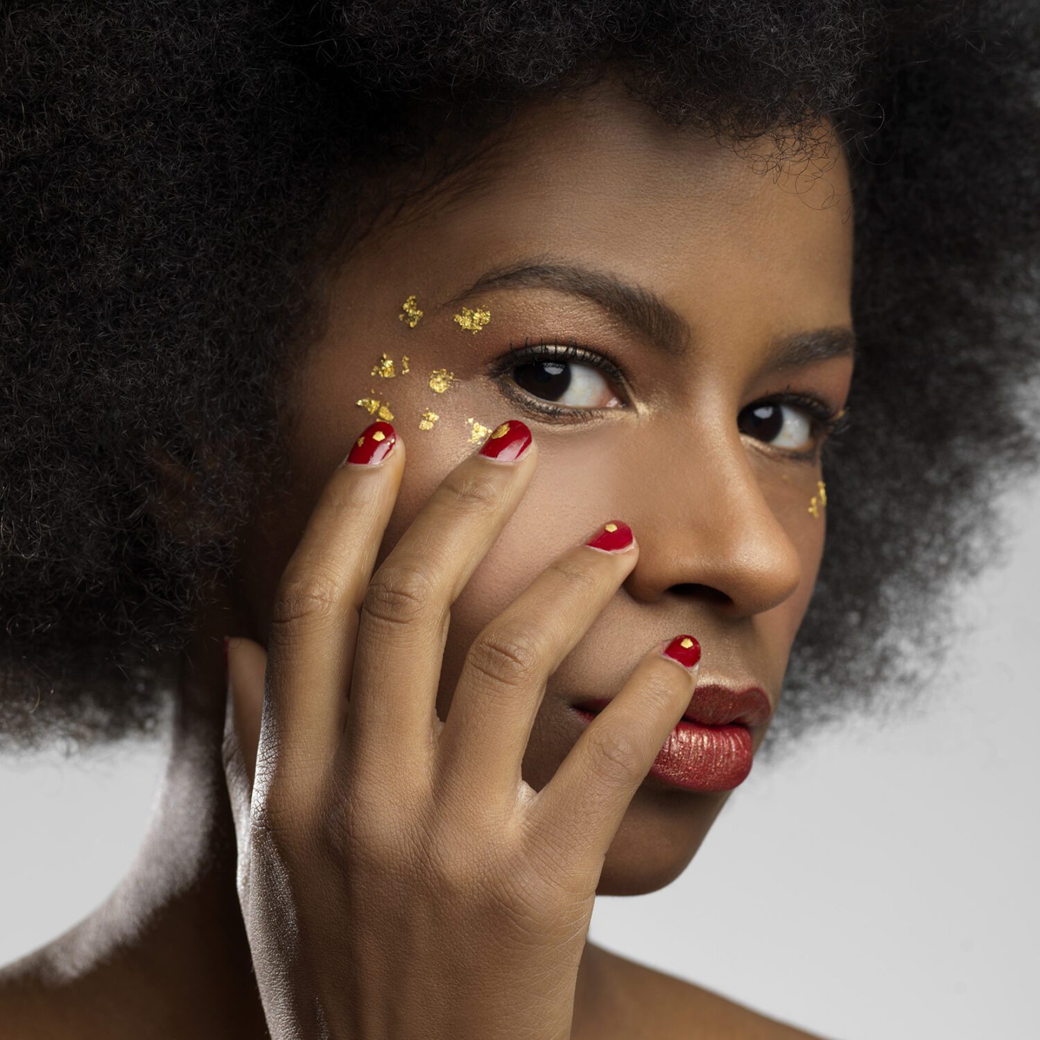 Certified cosmetic Gold Flakes for Ingredient, Makeup and Nail Art